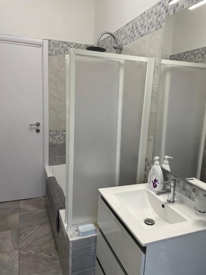 Casa Iris Apartment Rozzano Luaran gambar